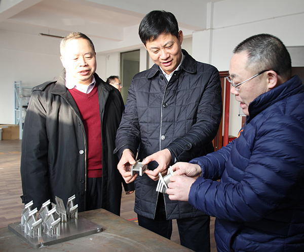 參觀(guān)3D打印中心.JPG