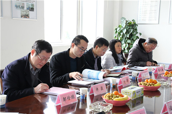 頂立科技博士后出站會(huì )議.jpg