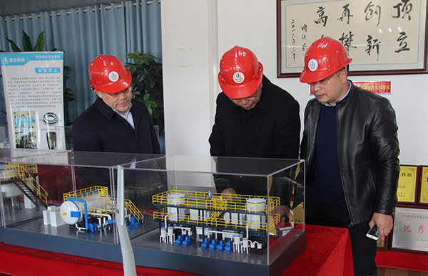 湖南省循環(huán)經(jīng)濟協(xié)會(huì )陳超副會(huì )長(cháng)一行蒞臨頂立科技2.jpg