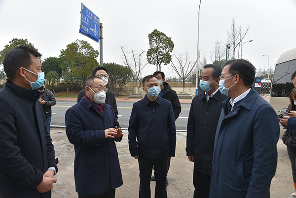 沈裕謀書(shū)記一行到頂立星沙基地督導及調研.jpg
