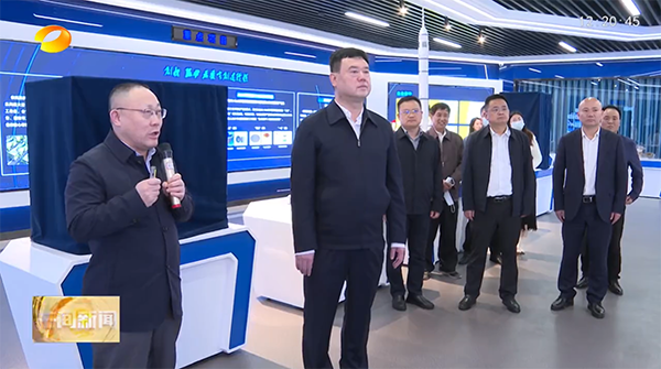 湖南省委政法委書(shū)記魏建鋒調研頂立科技 (2).png