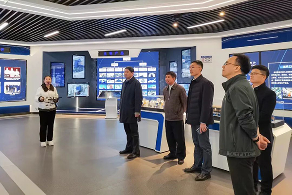 校企合作促發(fā)展——頂立科技與江西理工大學(xué)簽署人才聯(lián)合培養合作協(xié)議 (3).jpg