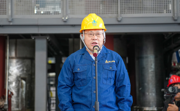 “雙子座”大型CC復合材料真空裂解系統成功下線(xiàn)-(4).jpg